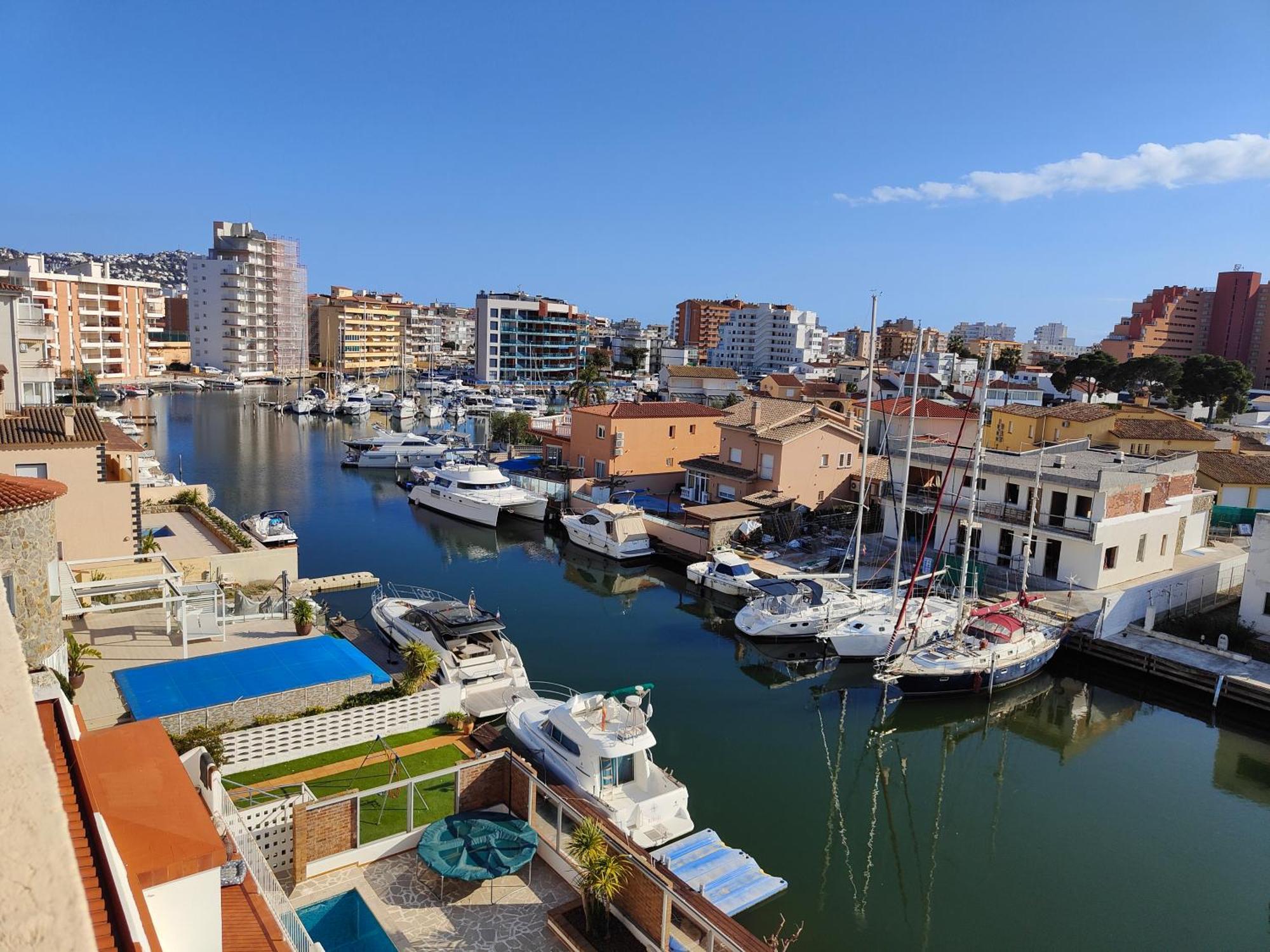 Global Immo 3289 Port Thalassa Roses Kültér fotó